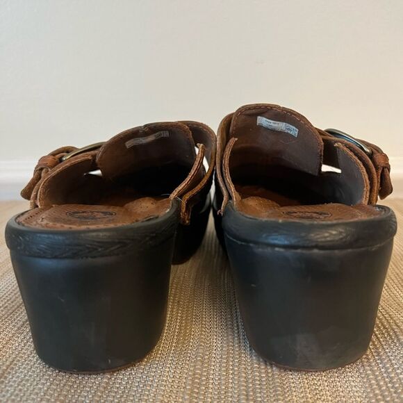 CROCS Cobbler Buckle Clogs Mules Shoes Leather Brown Size 6 - Picture 10 of 15
